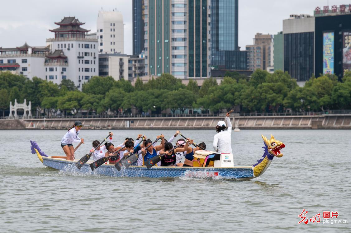 中邦香港龙舟队驻训金华备战亚